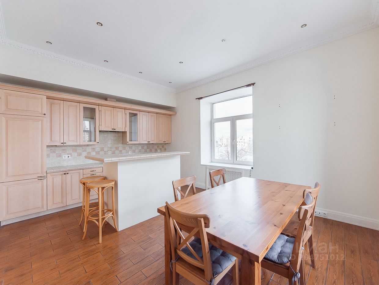 5-комнатная квартира, 160 м²