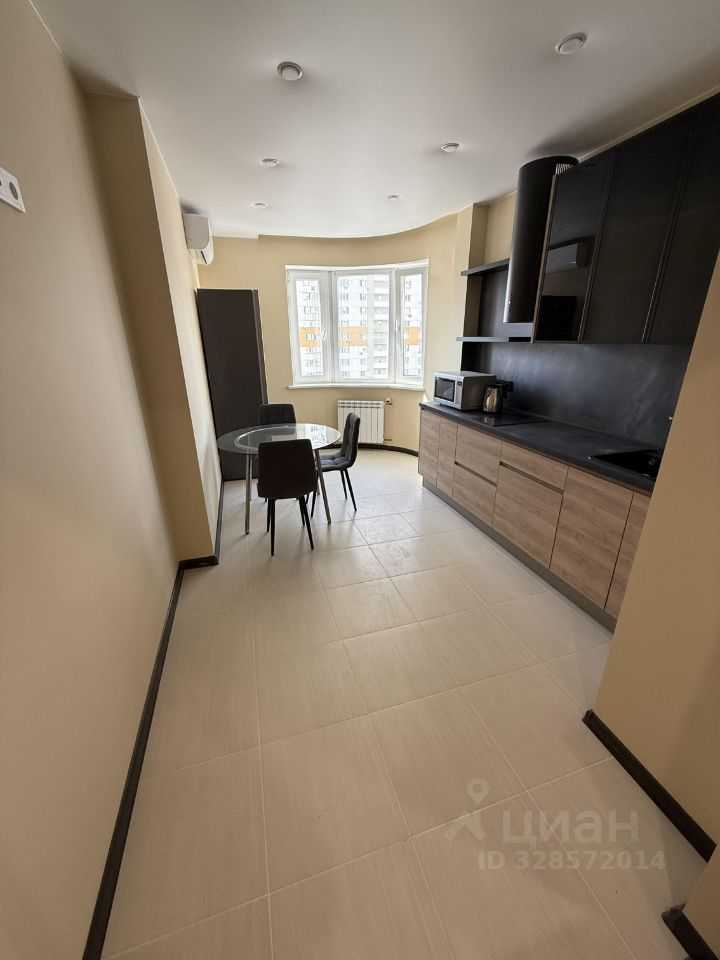 1-комнатная квартира, 52 м² — фотография 2