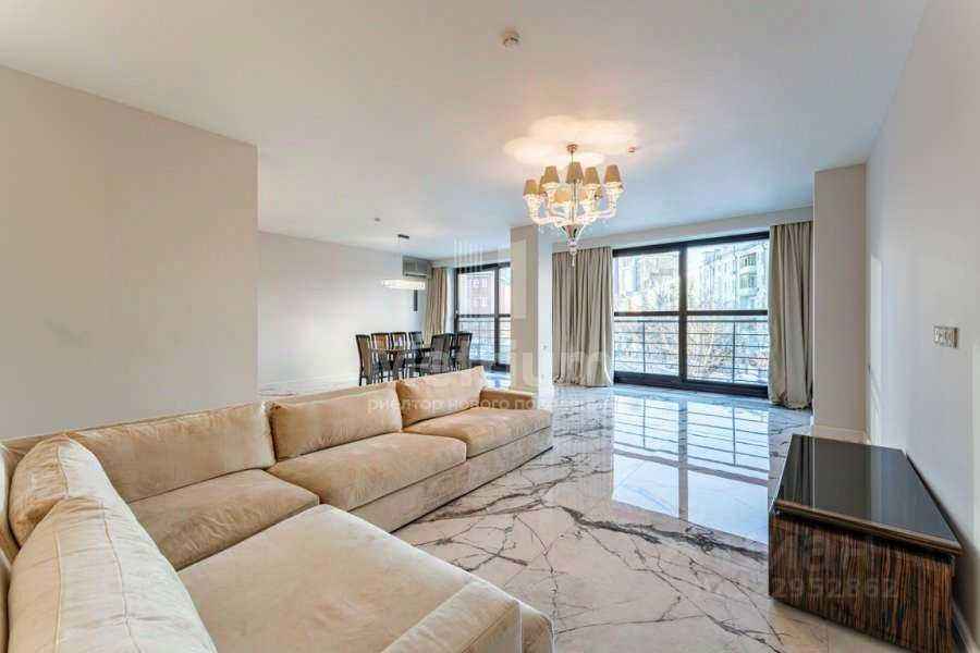 4-комнатная квартира, 205 м²