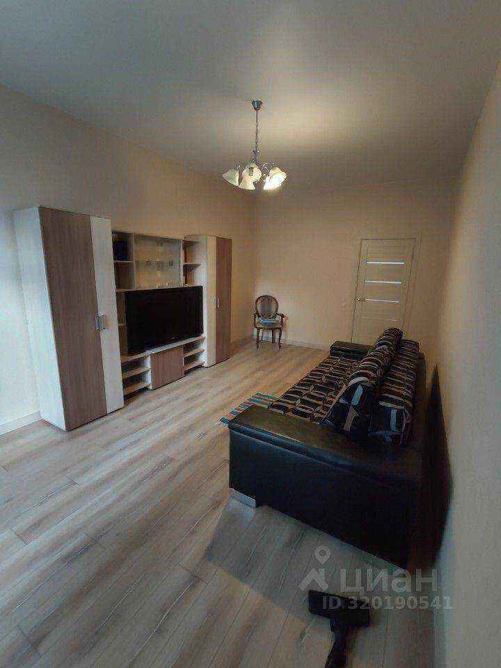 1-комнатная квартира, 42 м² — фотография 2