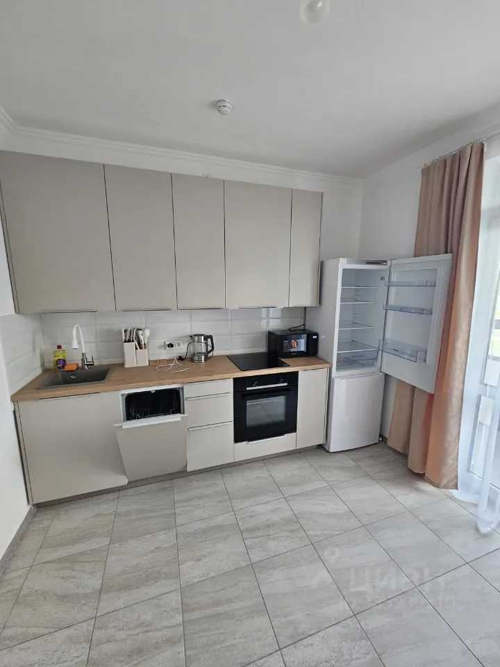1-комнатная квартира, 42 м² — фотография 2