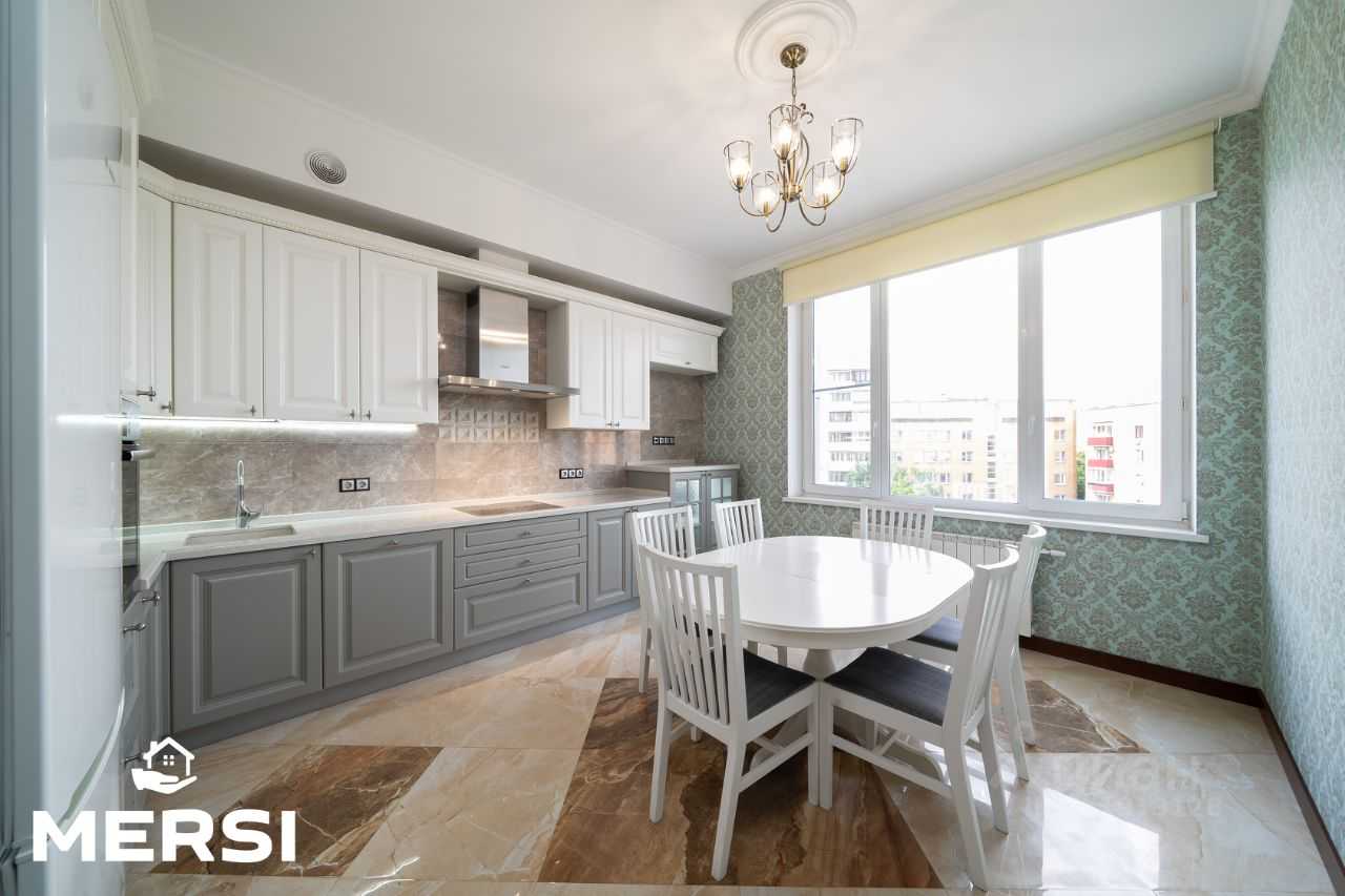 3-комнатная квартира, 140 м²