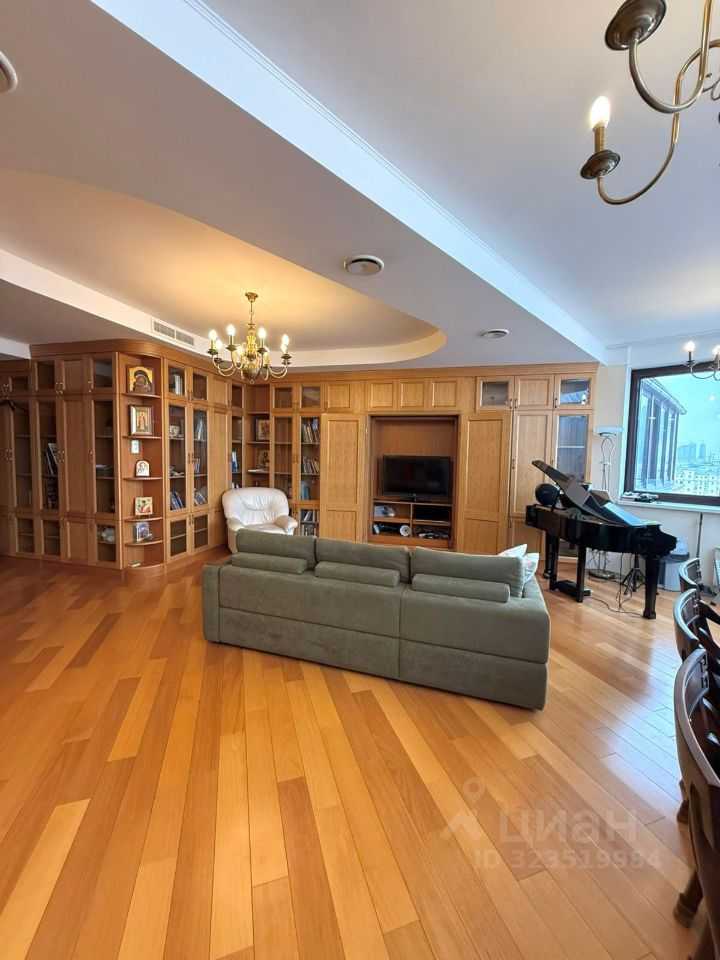 4-комнатная квартира, 190 м² — фотография 2