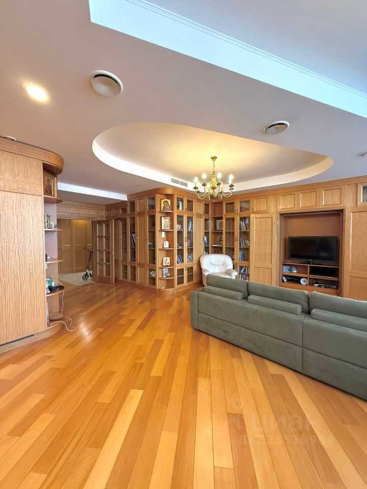 4-комнатная квартира, 190 м²