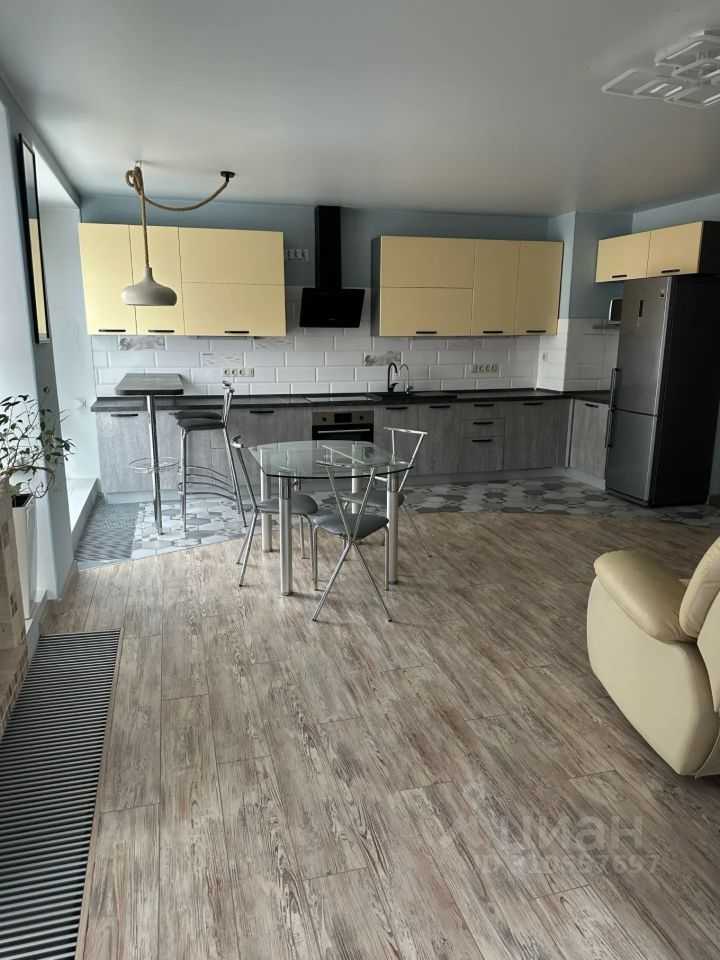 2-комнатная квартира, 70 м² — фотография 3