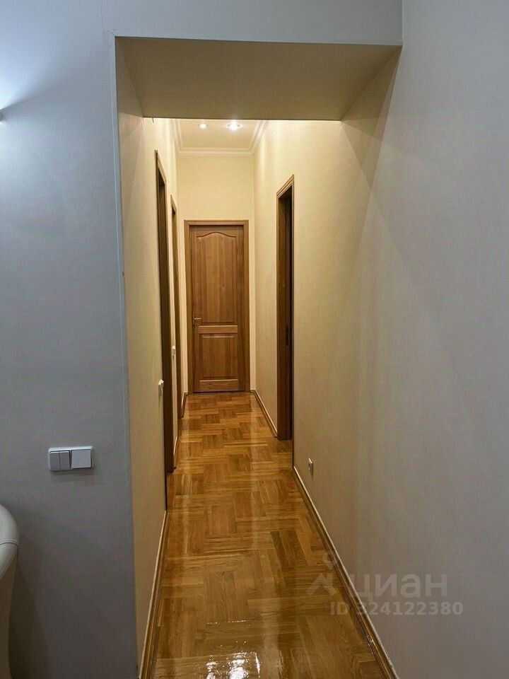 4-комнатная квартира, 130 м² — фотография 3