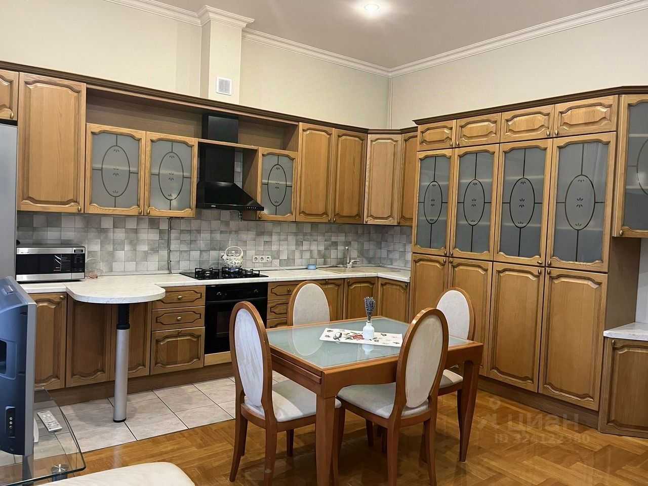 4-комнатная квартира, 130 м²