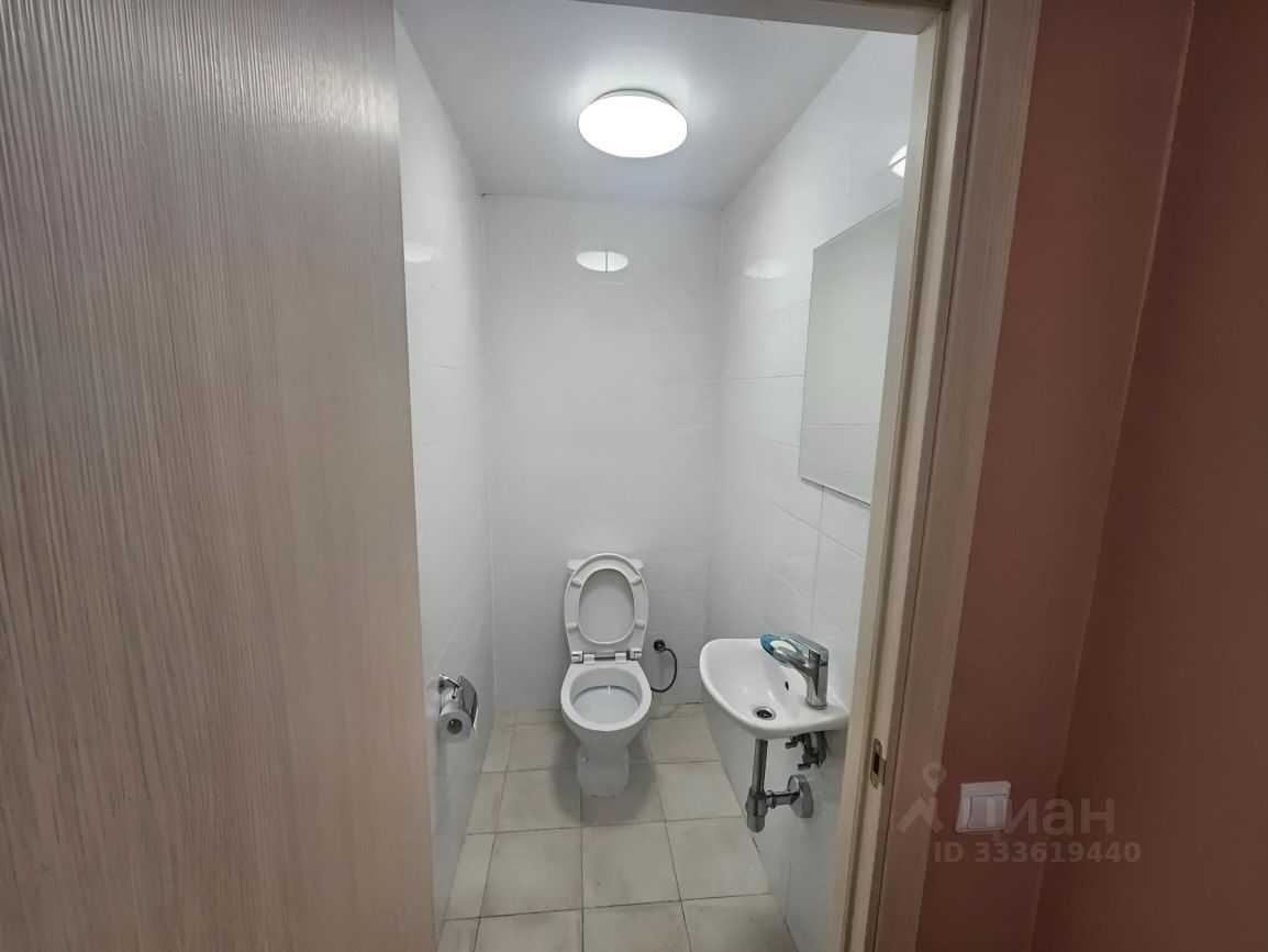 2-комнатная квартира, 67 м² — фотография 3