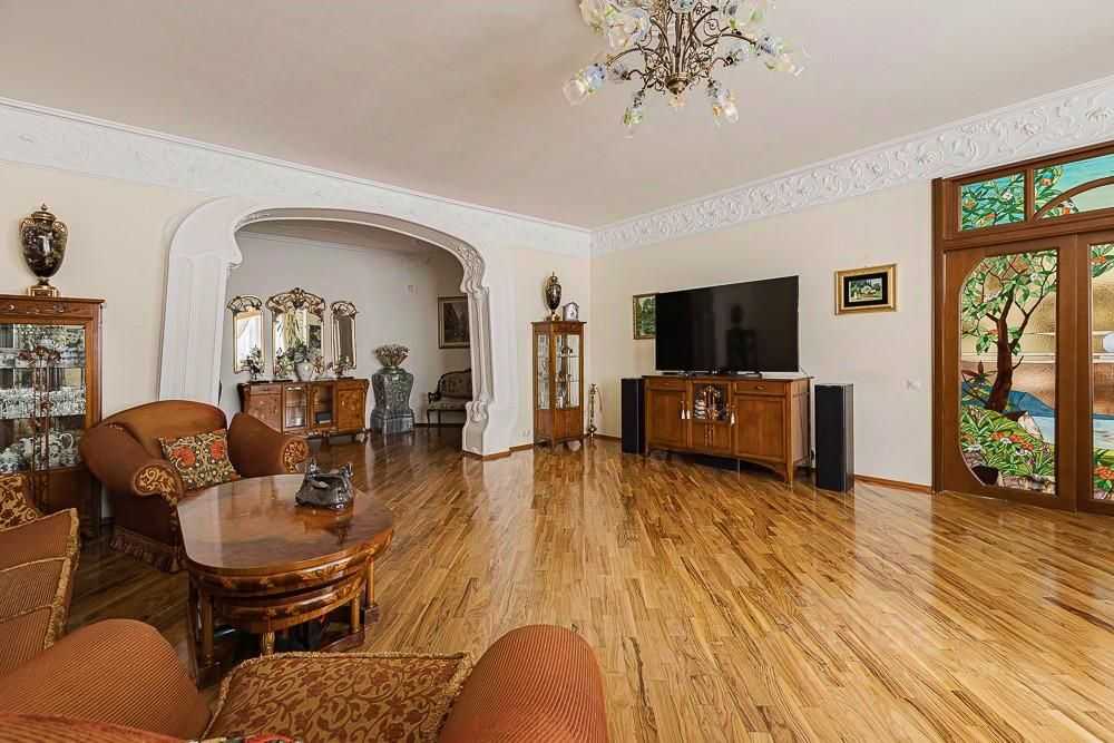 5-комнатная квартира, 220 м² — фотография 2