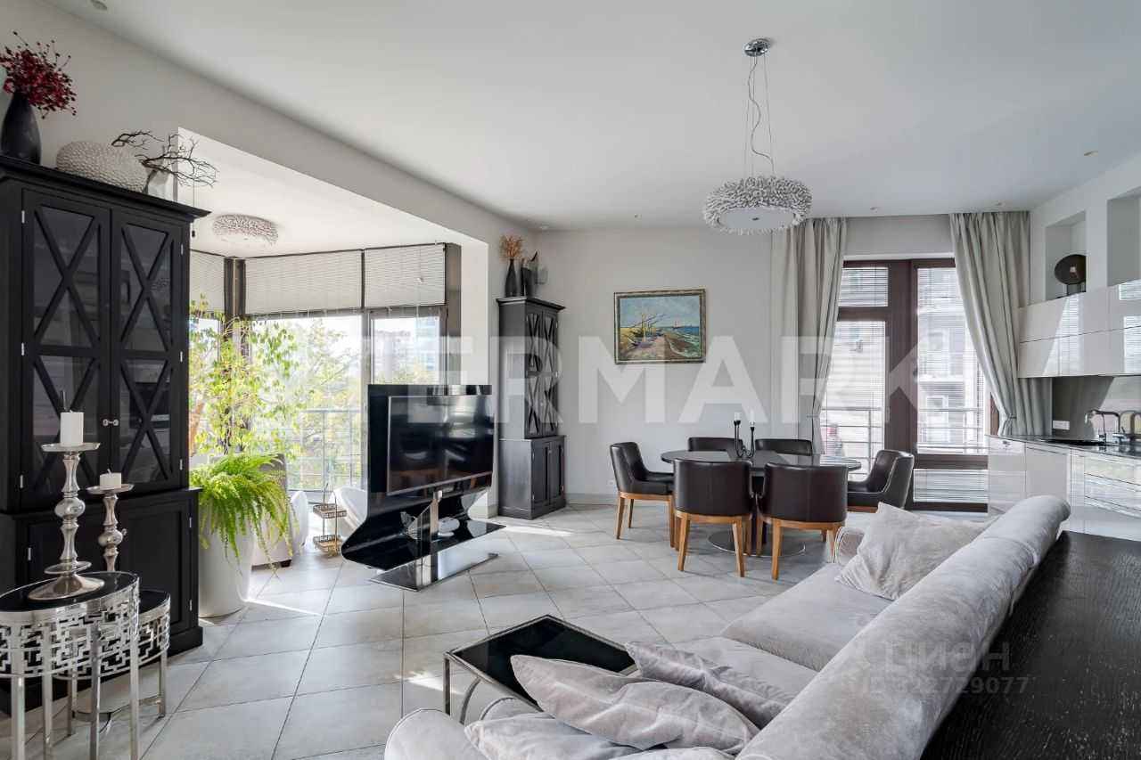 4-комнатная квартира, 140 м² — фотография 2