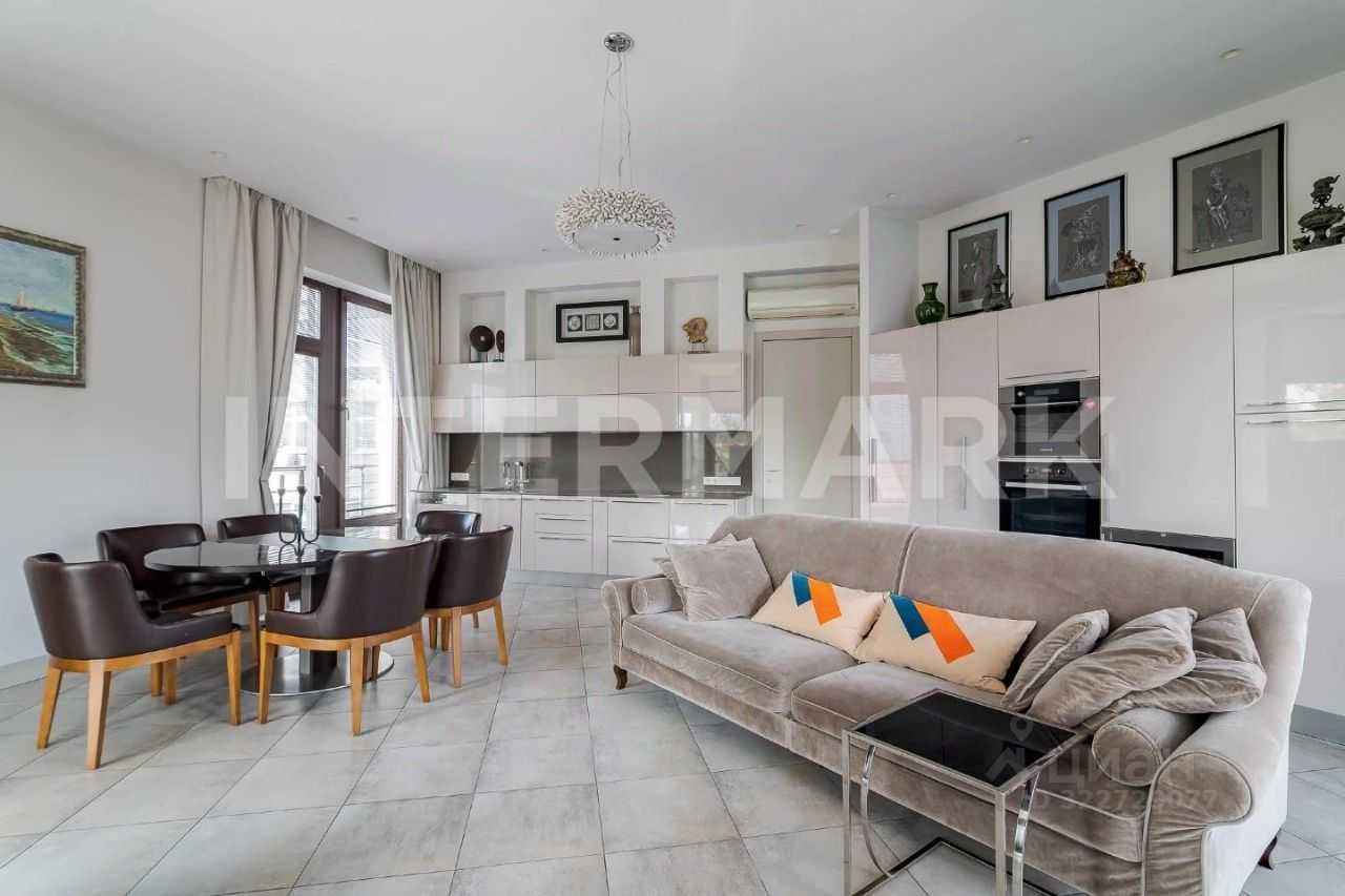 4-комнатная квартира, 140 м²