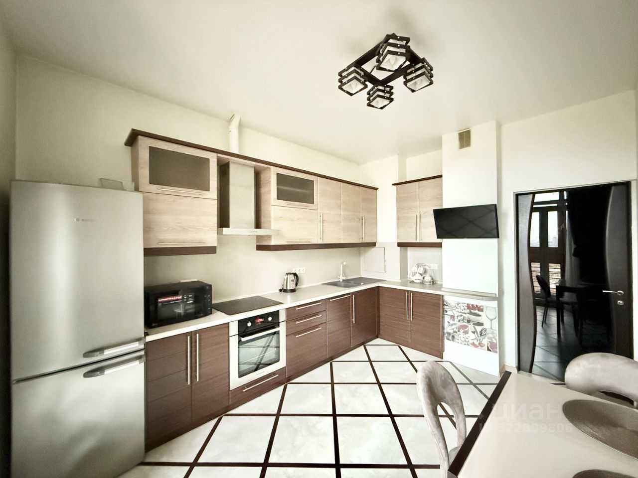 2-комнатная квартира, 80 м² — фотография 3