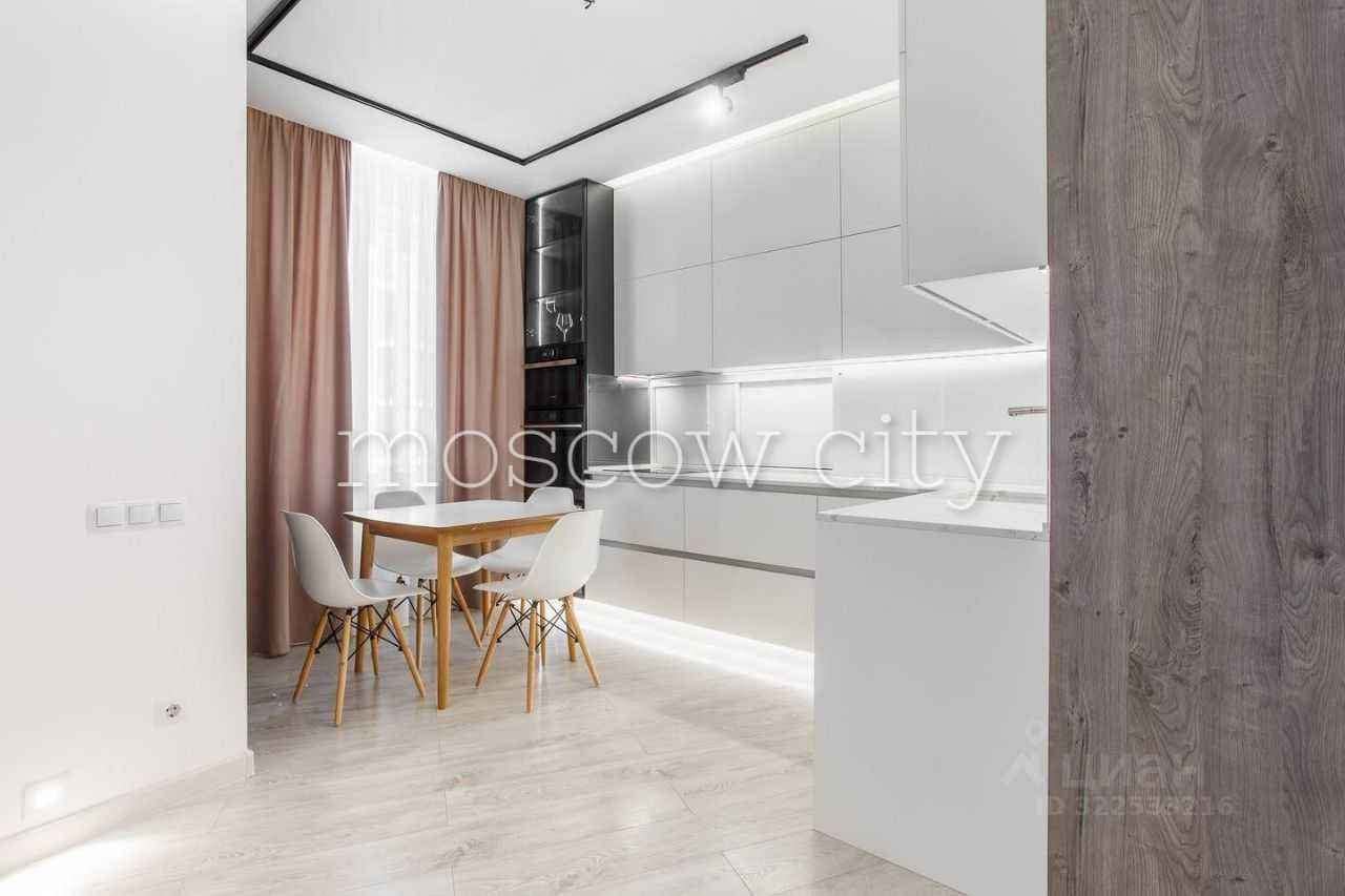4-комнатная квартира, 130 м² — фотография 3