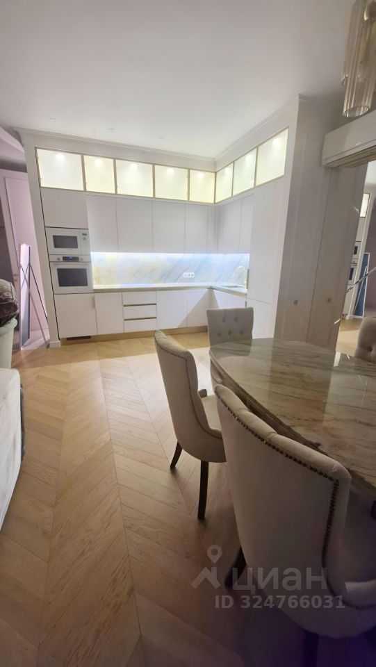 2-комнатная квартира, 77 м² — фотография 2