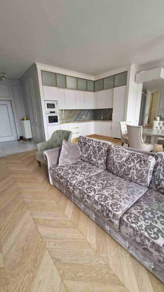 2-комнатная квартира, 77 м² — фотография 3