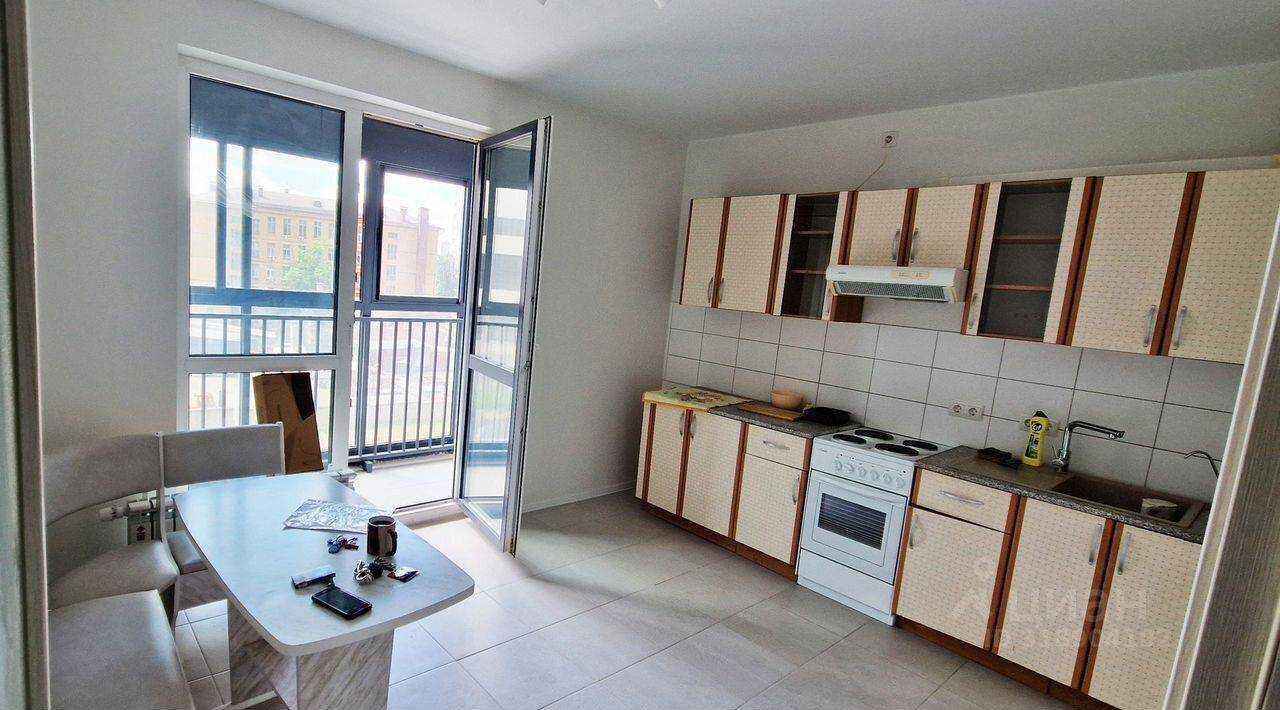 1-комнатная квартира, 52 м² — фотография 2