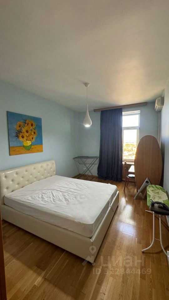 2-комнатная квартира, 67 м² — фотография 2