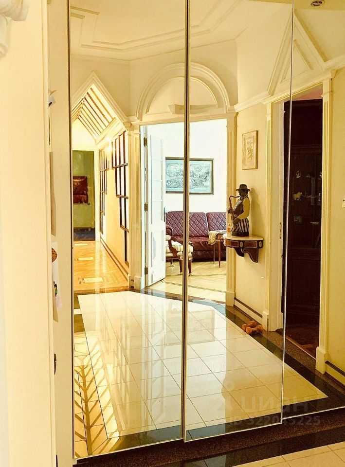 4-комнатная квартира, 136 м² — фотография 2