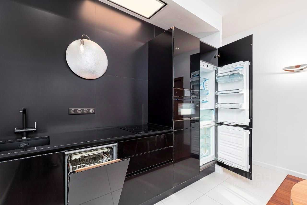 2-комнатная квартира, 77 м² — фотография 2