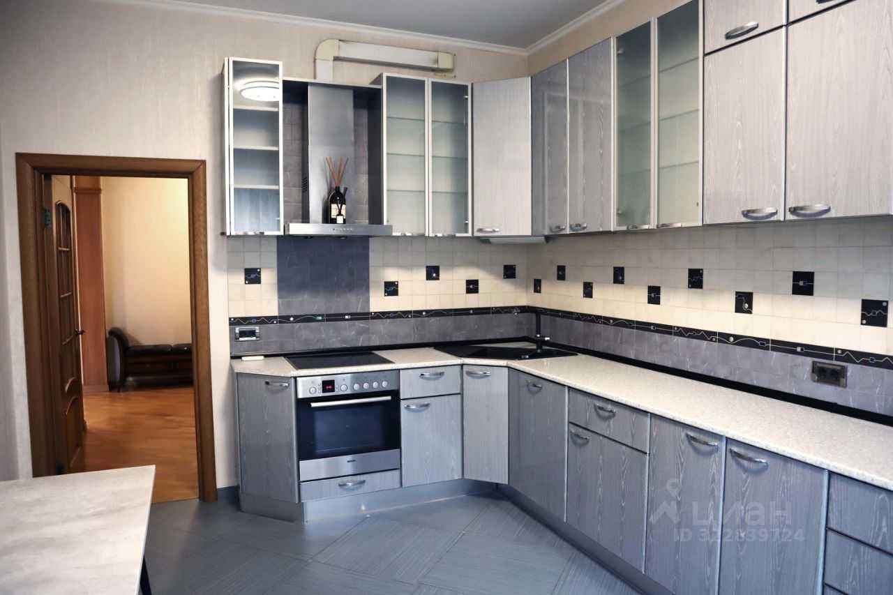 4-комнатная квартира, 136 м² — фотография 2