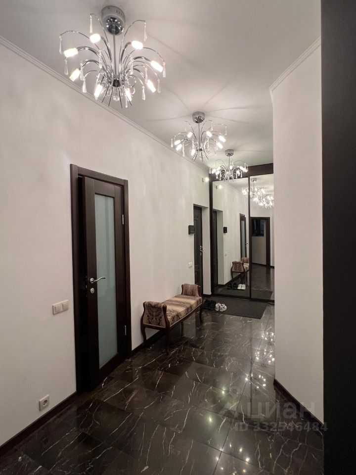 4-комнатная квартира, 140 м² — фотография 2