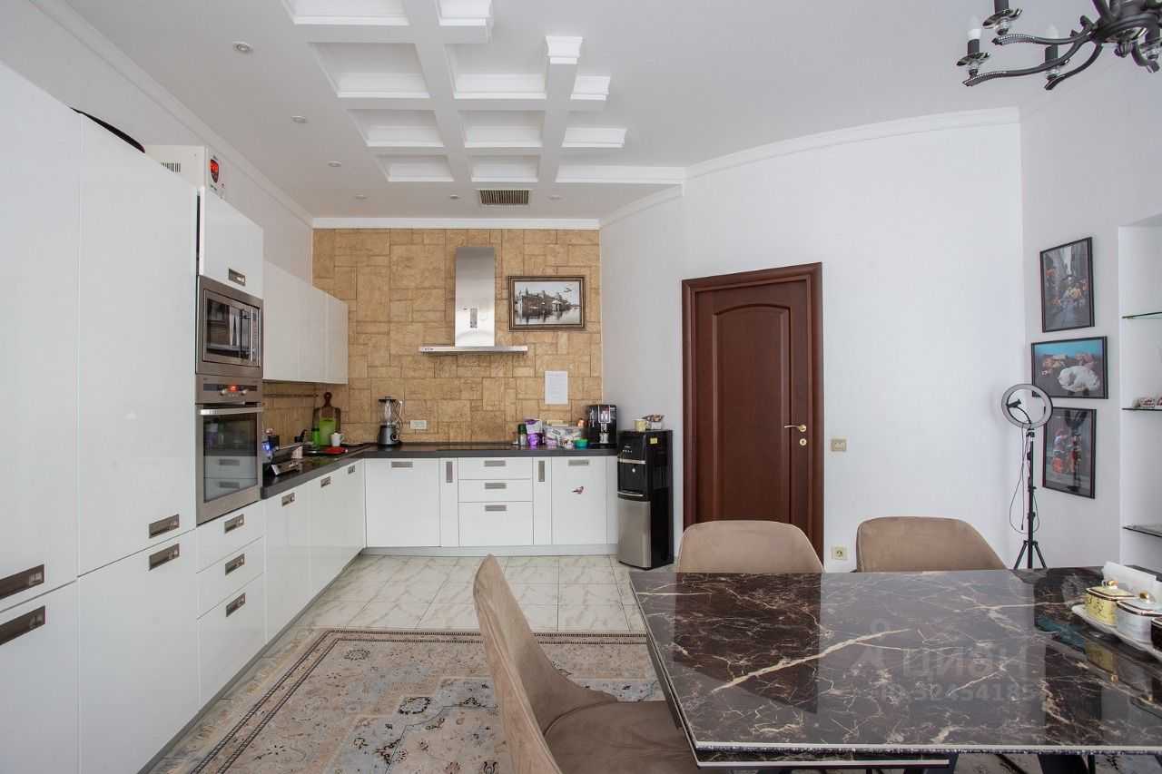 3-комнатная квартира, 164 м²