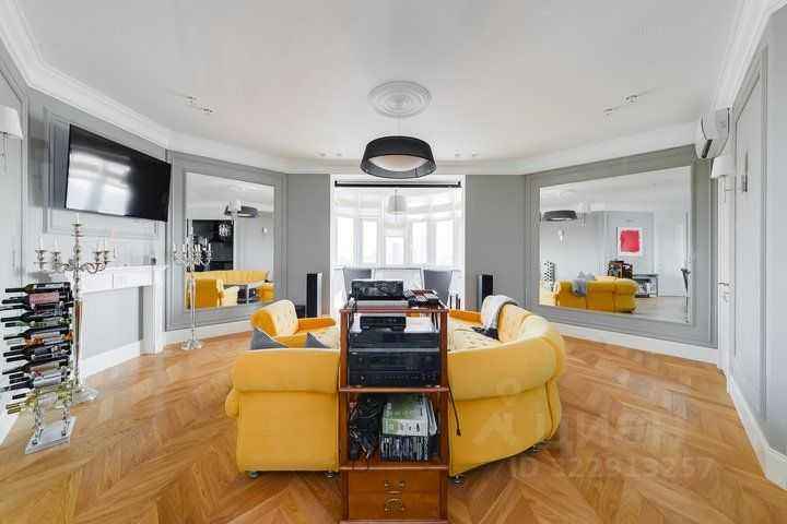 4-комнатная квартира, 151 м² — фотография 2
