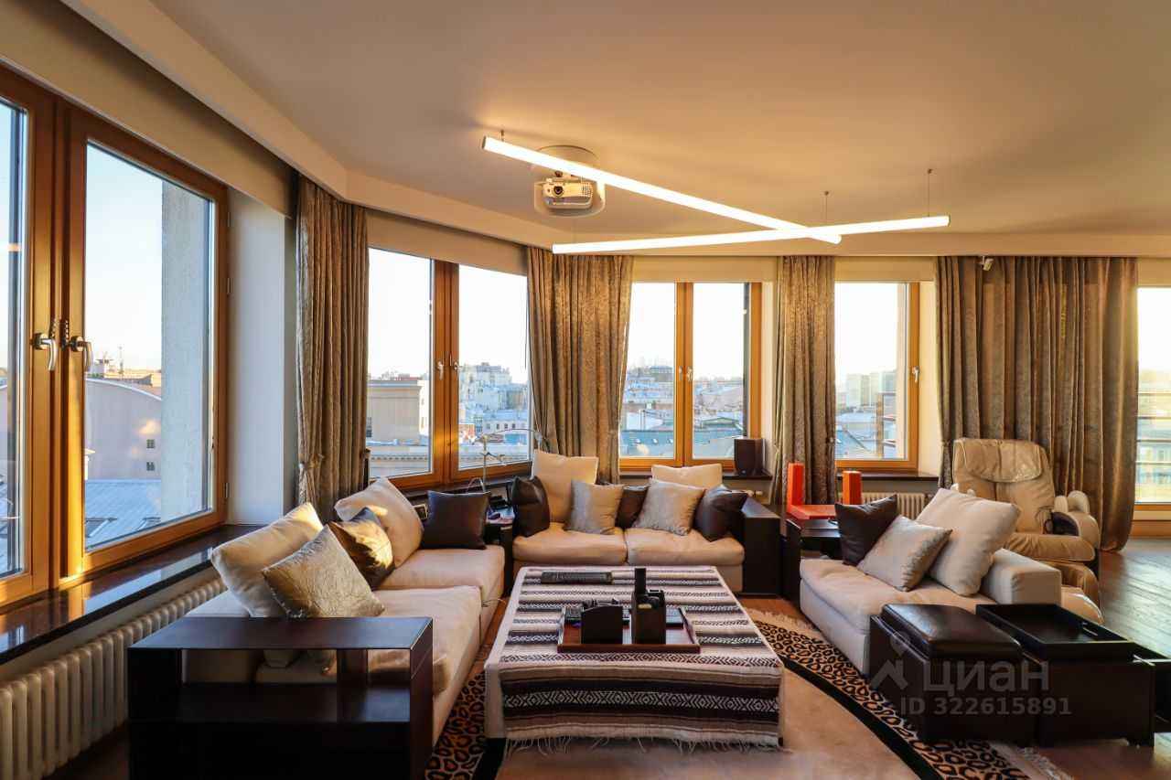 4-комнатная квартира, 211 м² — фотография 2