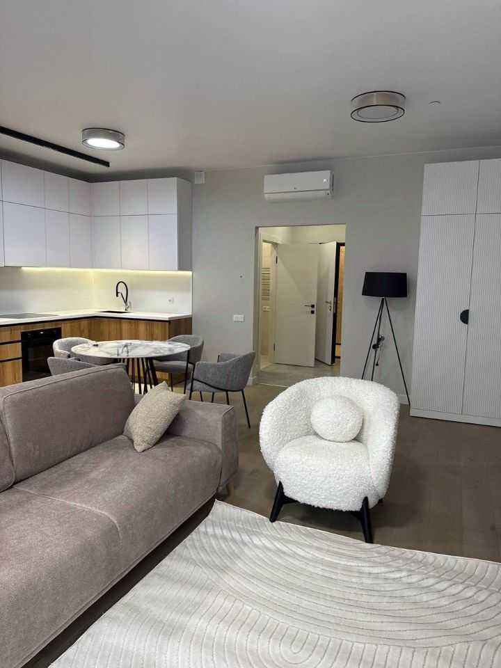 1-комнатная квартира, 55 м² — фотография 2