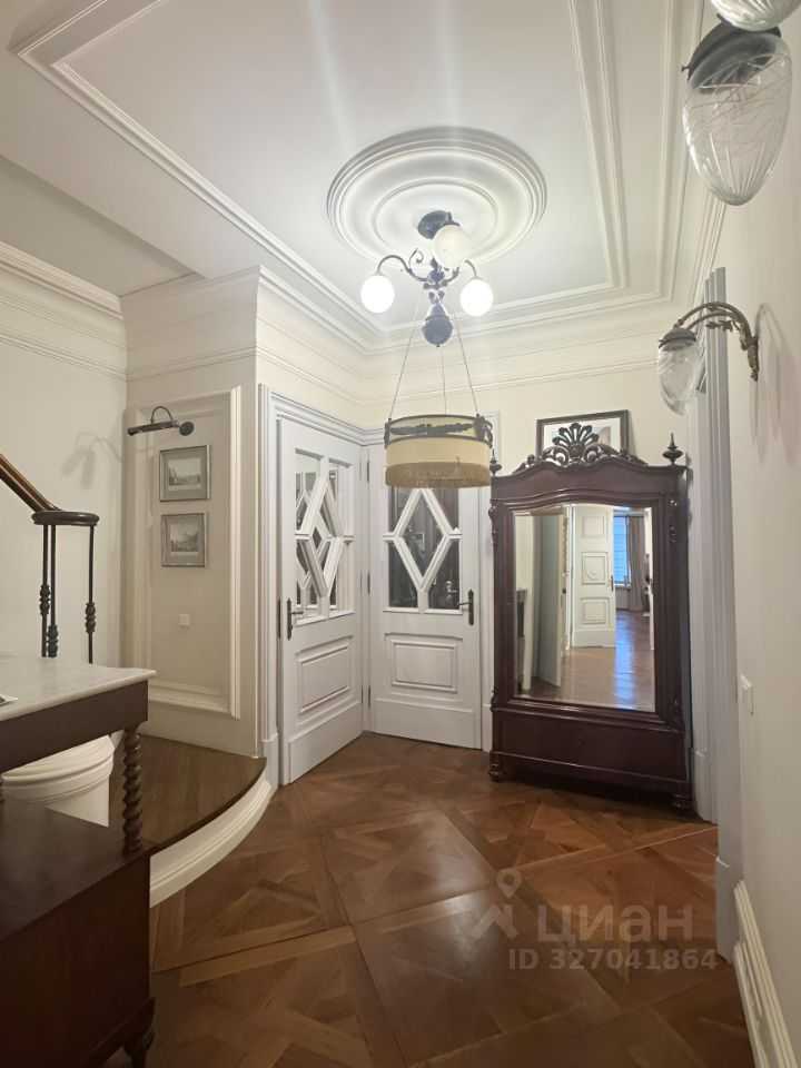 4-комнатная квартира, 205 м²