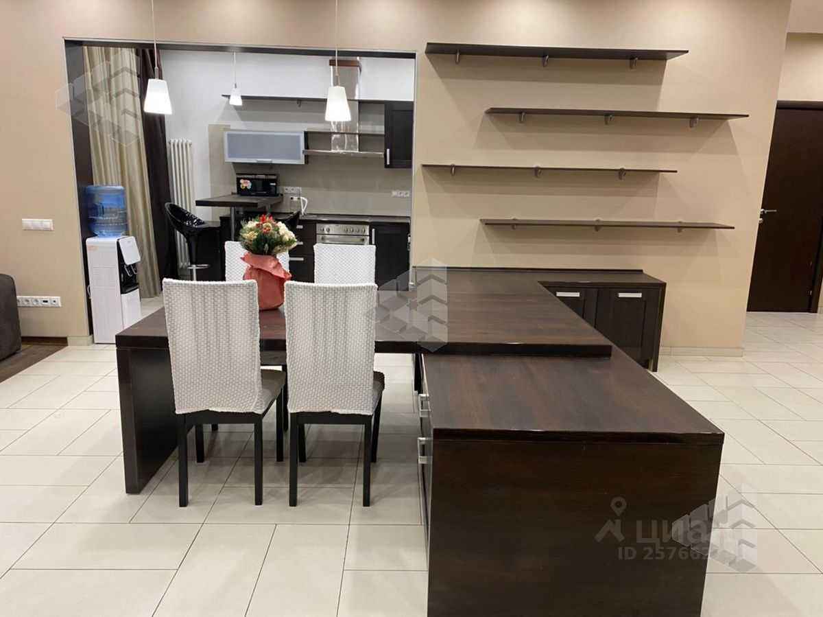 4-комнатная квартира, 147 м² — фотография 2