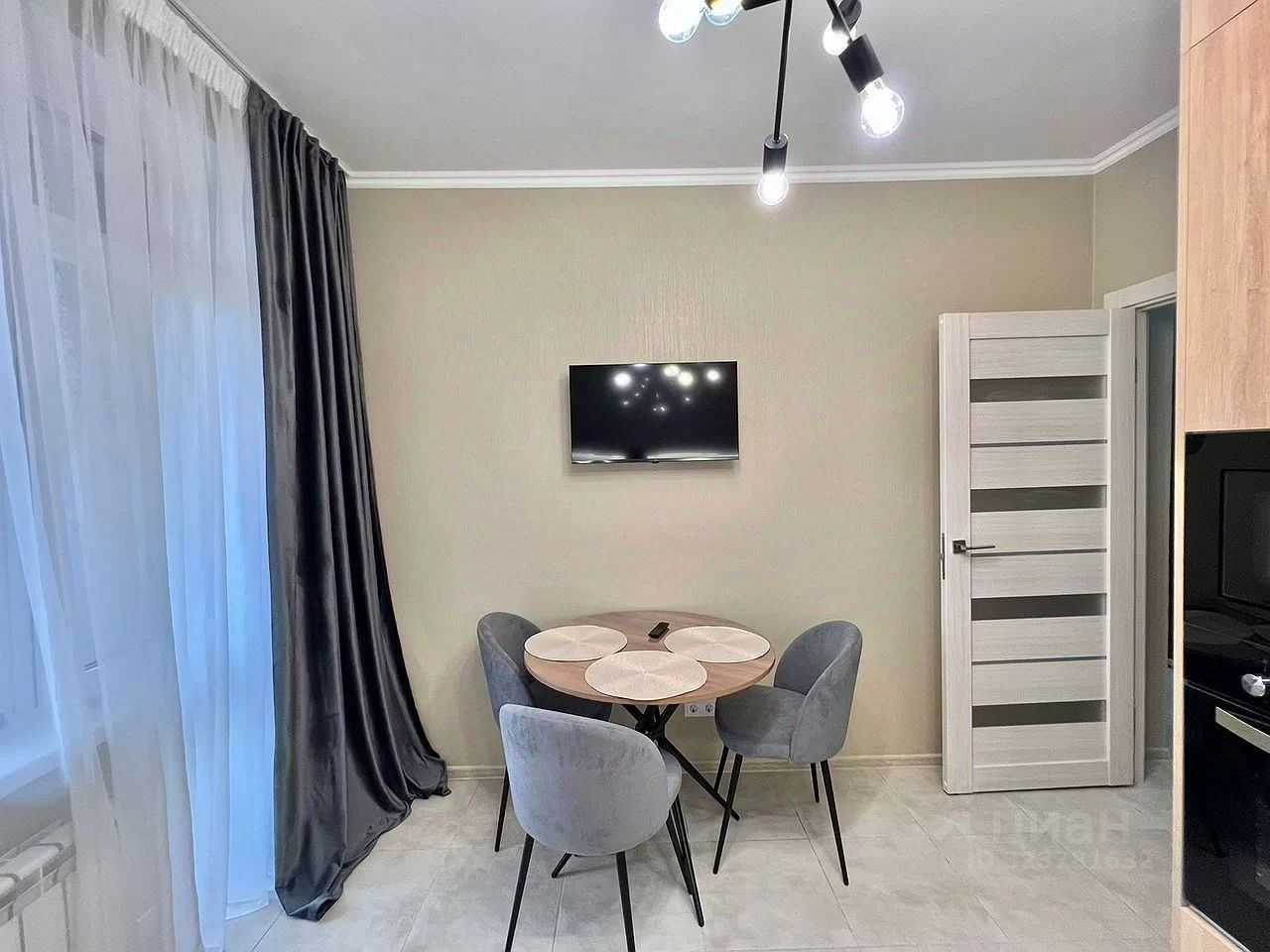 2-комнатная квартира, 56 м² — фотография 3