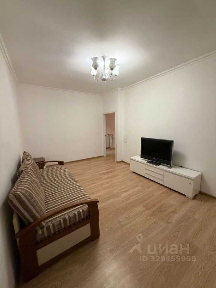 2-комнатная квартира, 67 м² — фотография 2