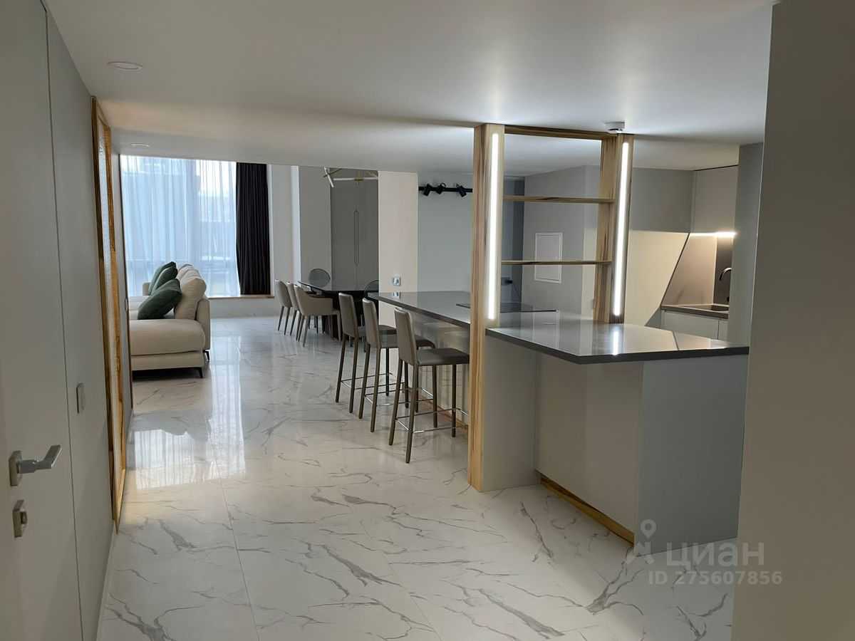 3-комнатная квартира, 210 м²