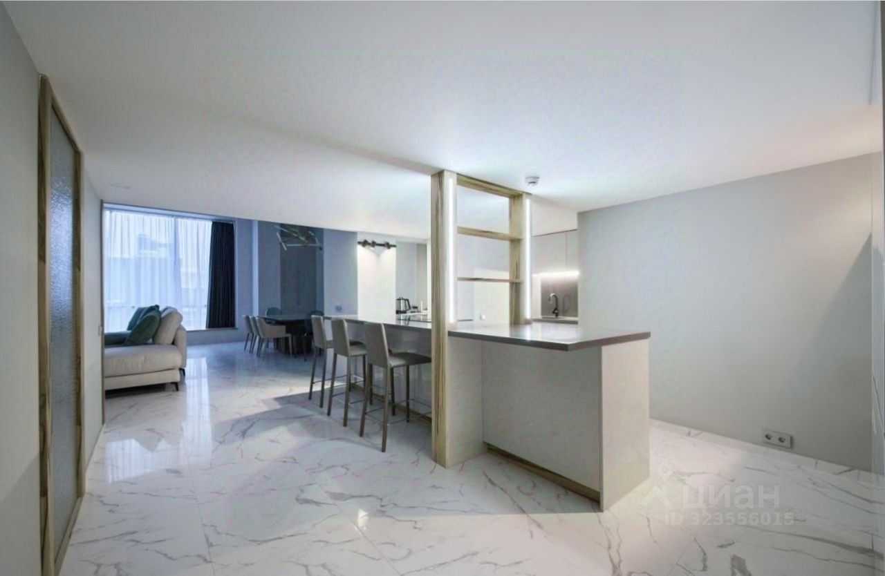 4-комнатная квартира, 210 м²
