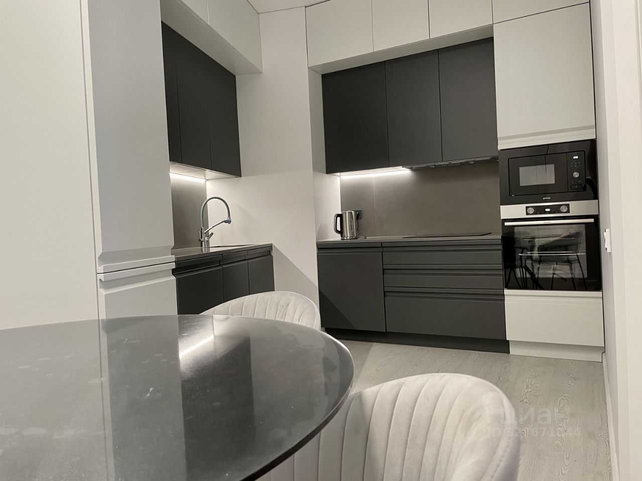 2-комнатная квартира, 55 м² — фотография 3