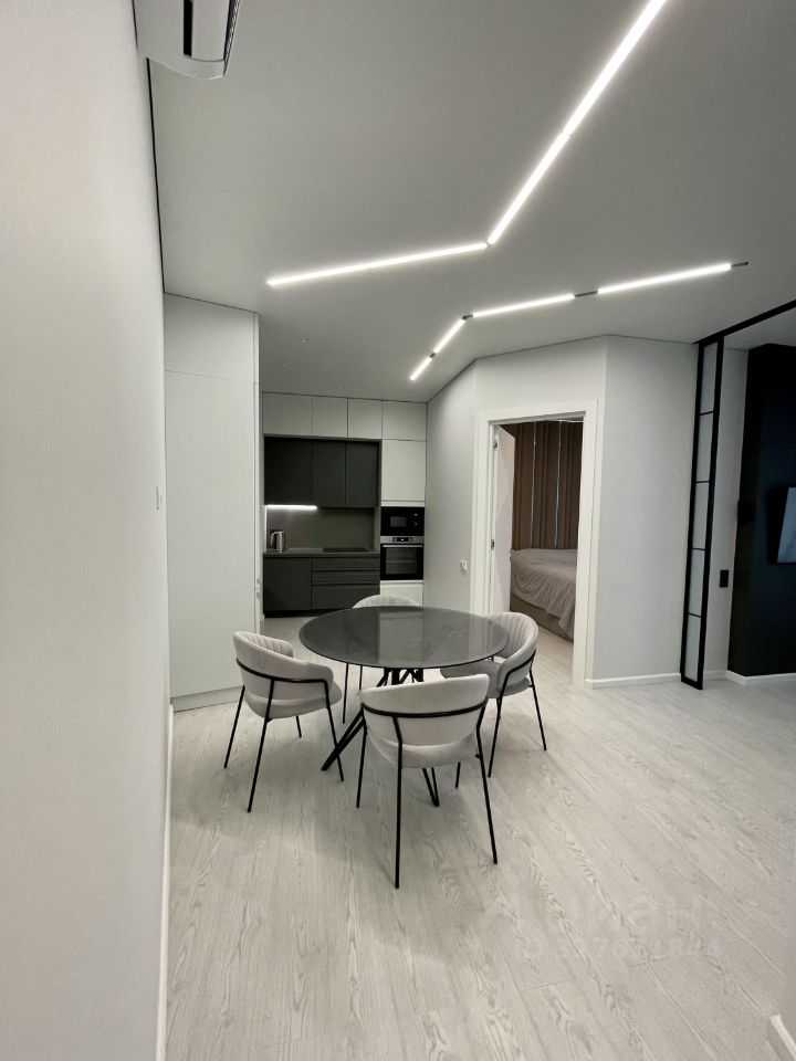 2-комнатная квартира, 55 м² — фотография 2