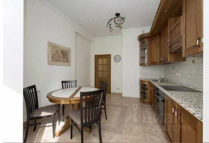 2-комнатная квартира, 77 м² — фотография 2