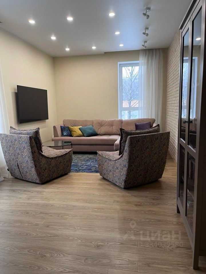 2-комнатная квартира, 79 м² — фотография 3