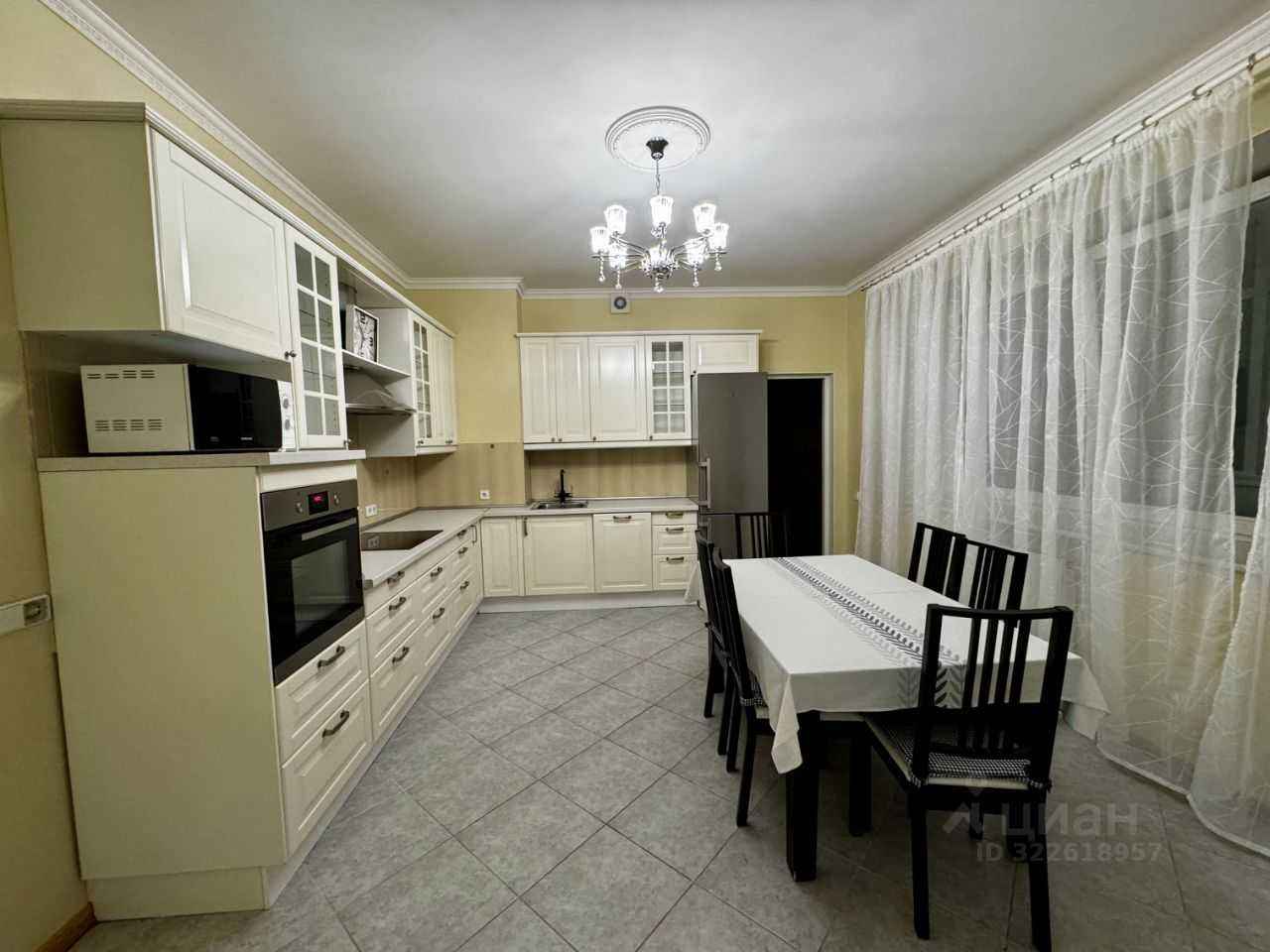 4-комнатная квартира, 196 м²