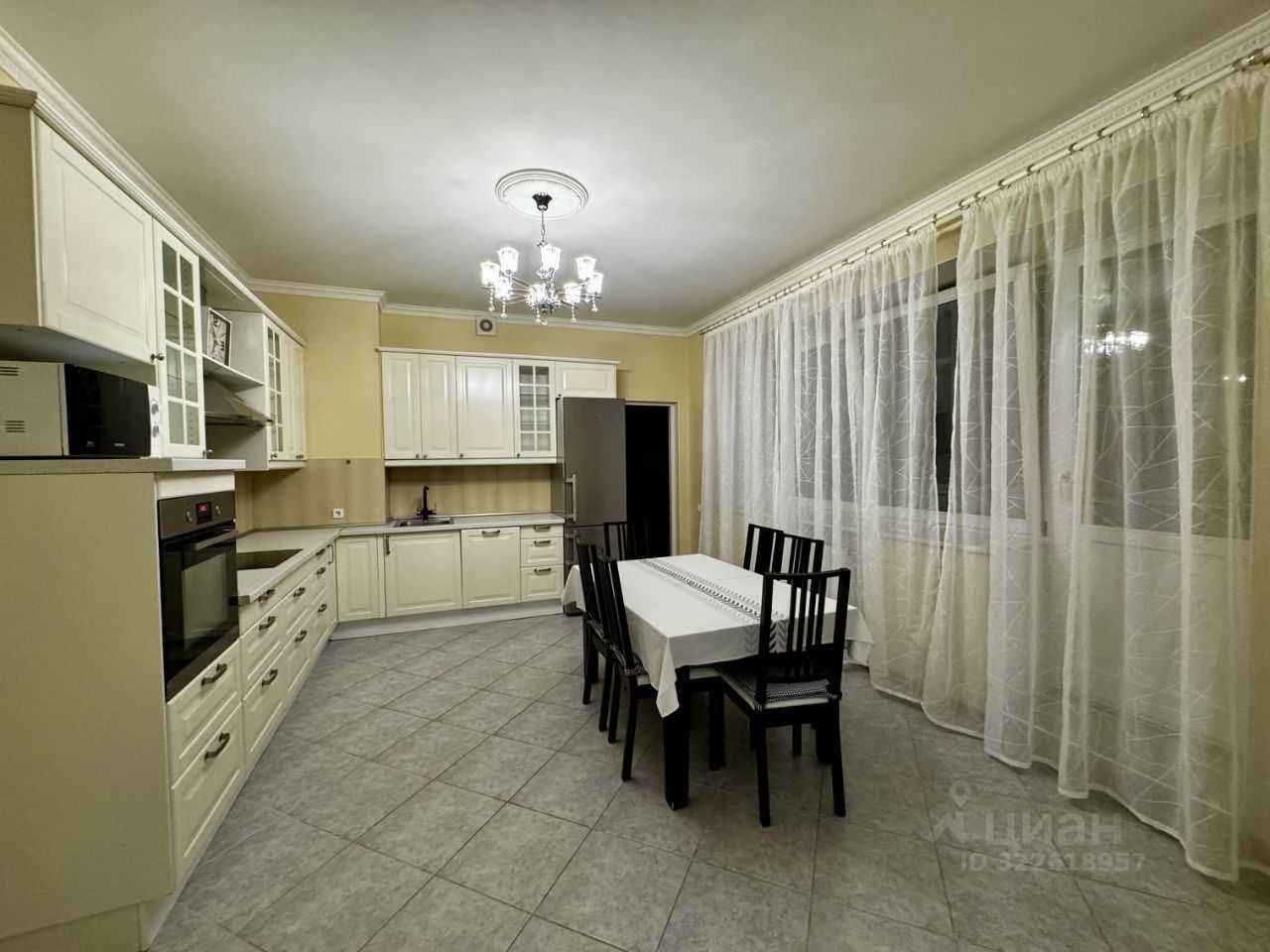 4-комнатная квартира, 196 м² — фотография 2