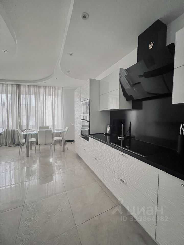 3-комнатная квартира, 106 м² — фотография 3