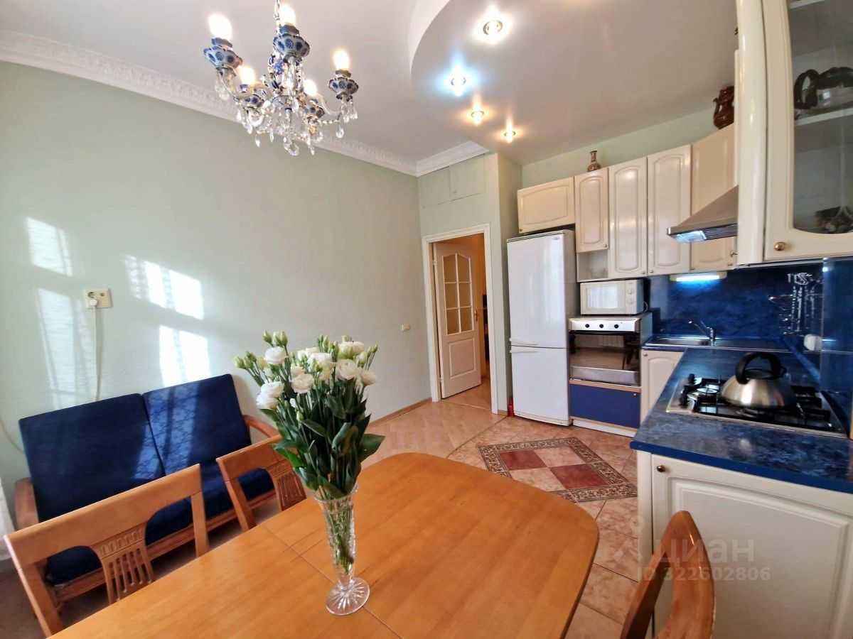2-комнатная квартира, 67 м² — фотография 2