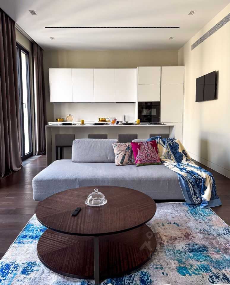 1-комнатная квартира, 132 м²