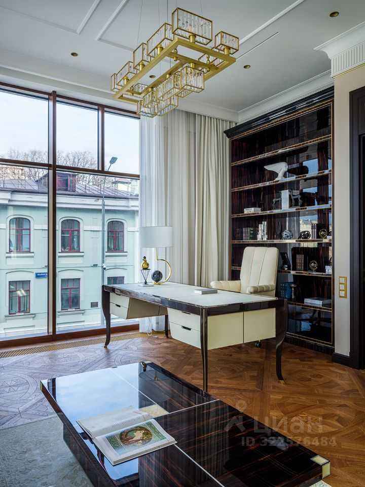4-комнатная квартира, 233 м² — фотография 2