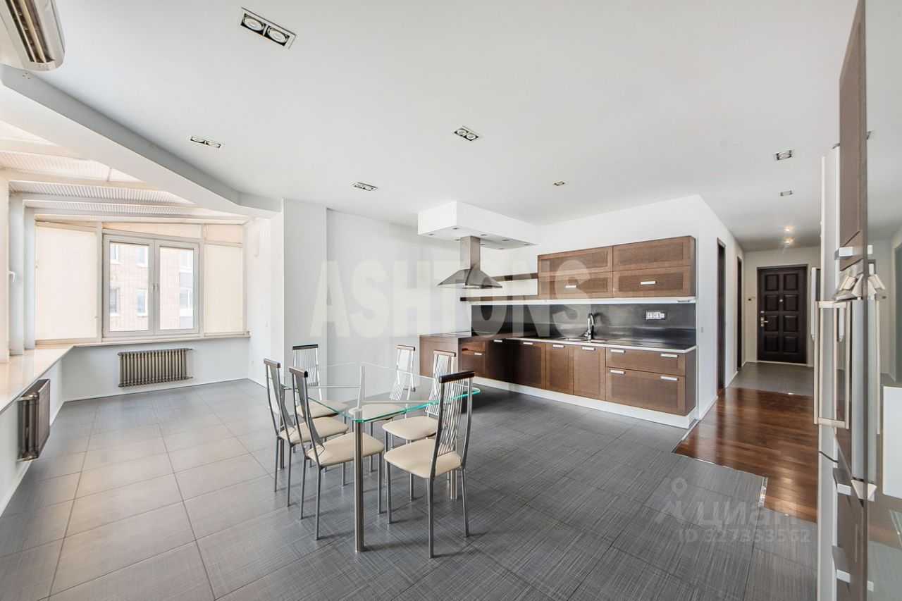 4-комнатная квартира, 195 м²