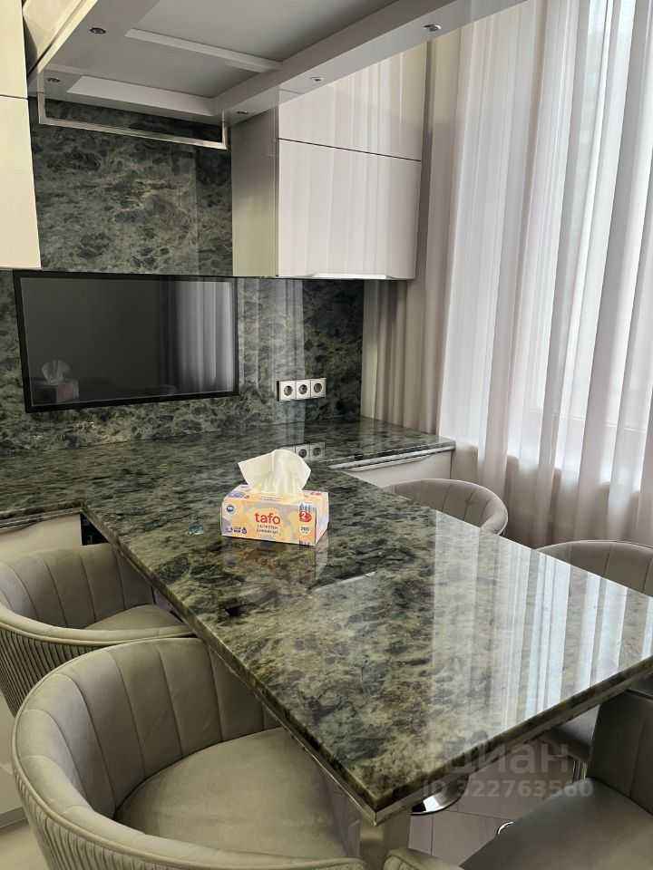 4-комнатная квартира, 140 м² — фотография 3