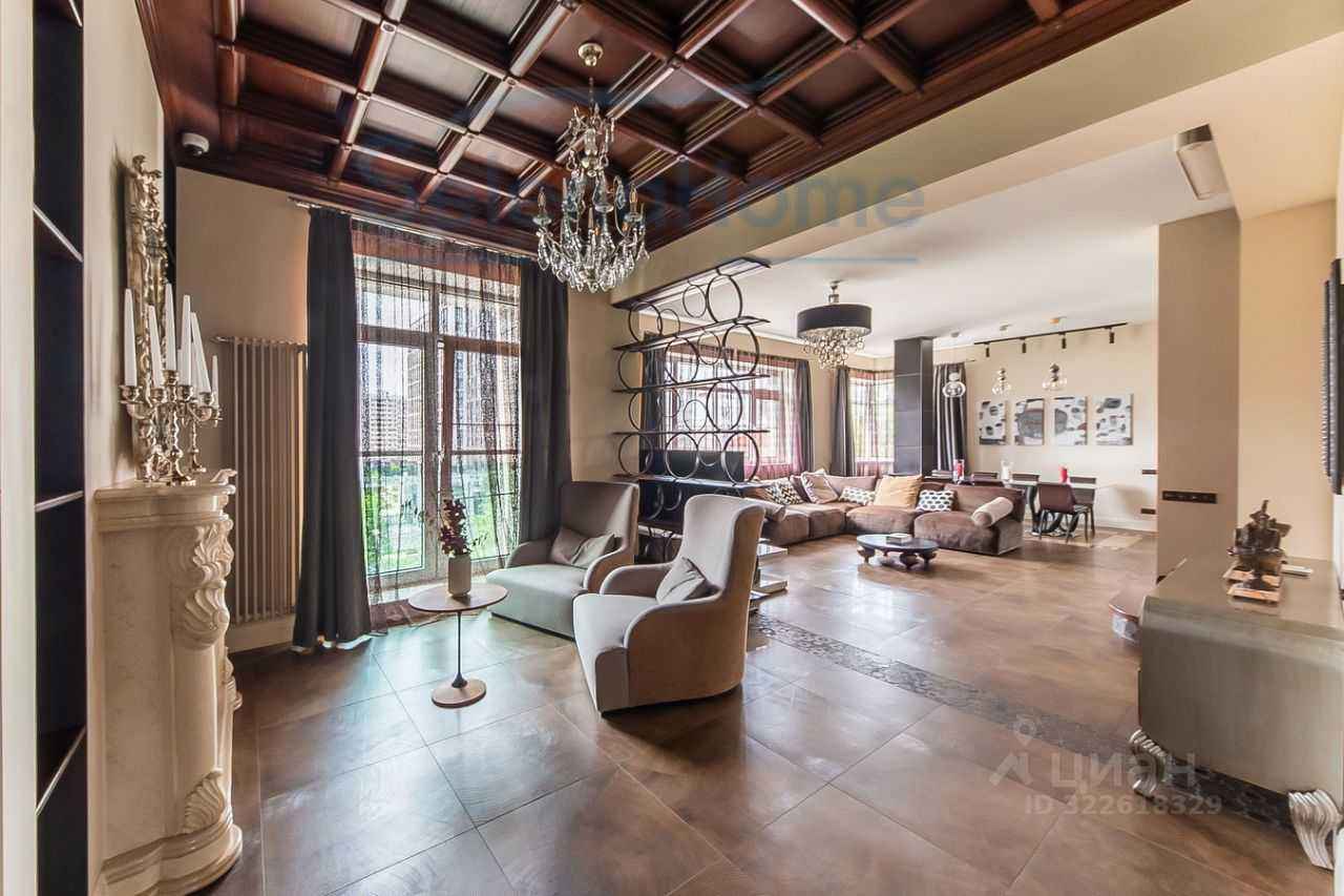 5-комнатная квартира, 200 м²