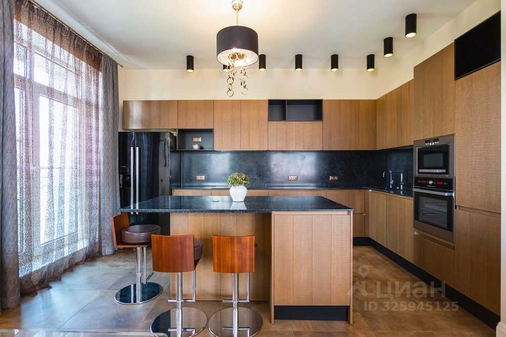 4-комнатная квартира, 200 м² — фотография 3