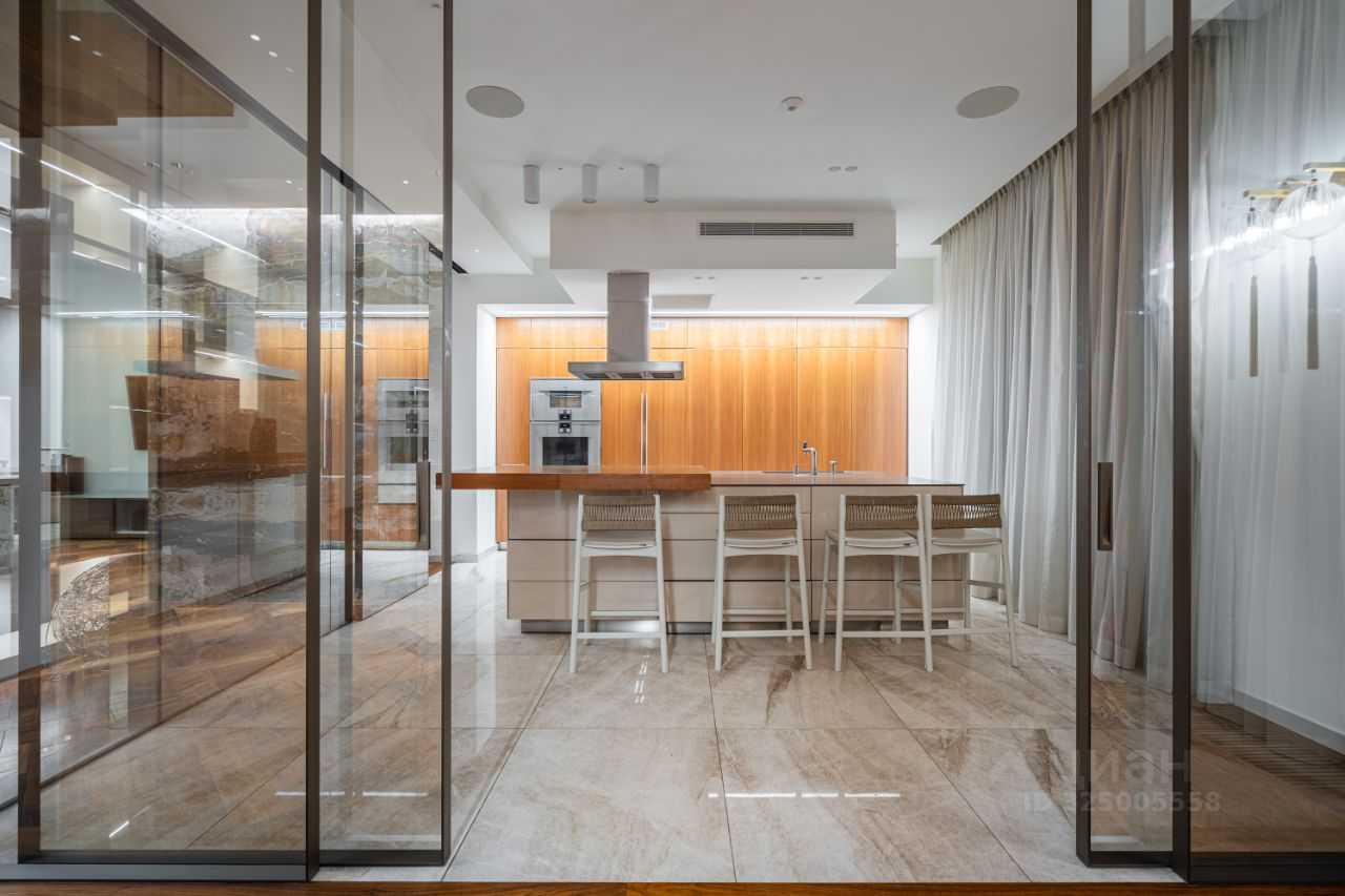 4-комнатная квартира, 250 м² — фотография 3